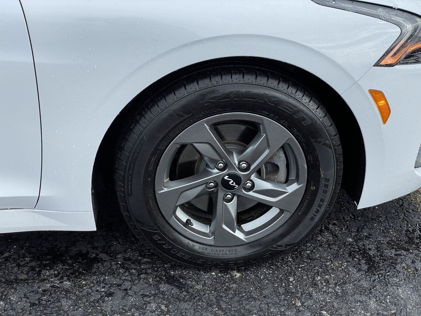 Used 2022 Kia K5 LXS image 10