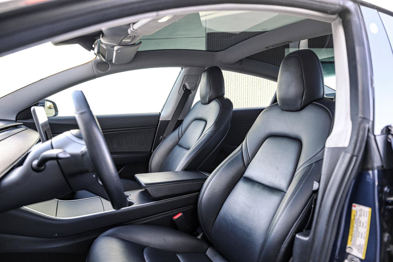 Used 2018 Tesla Model 3 Mid Range RWD image 13