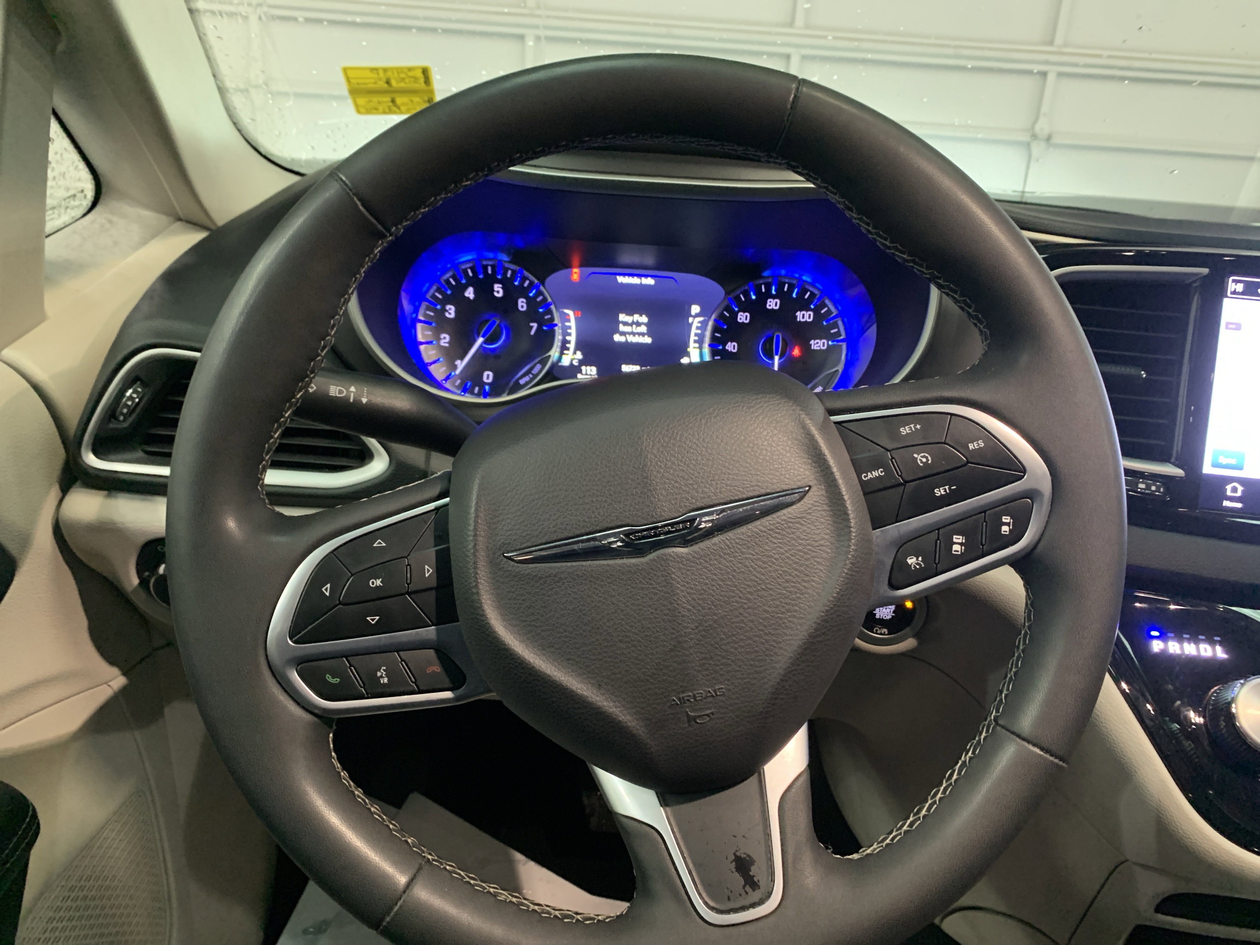 Used 2024 Chrysler Pacifica Touring-L image 17