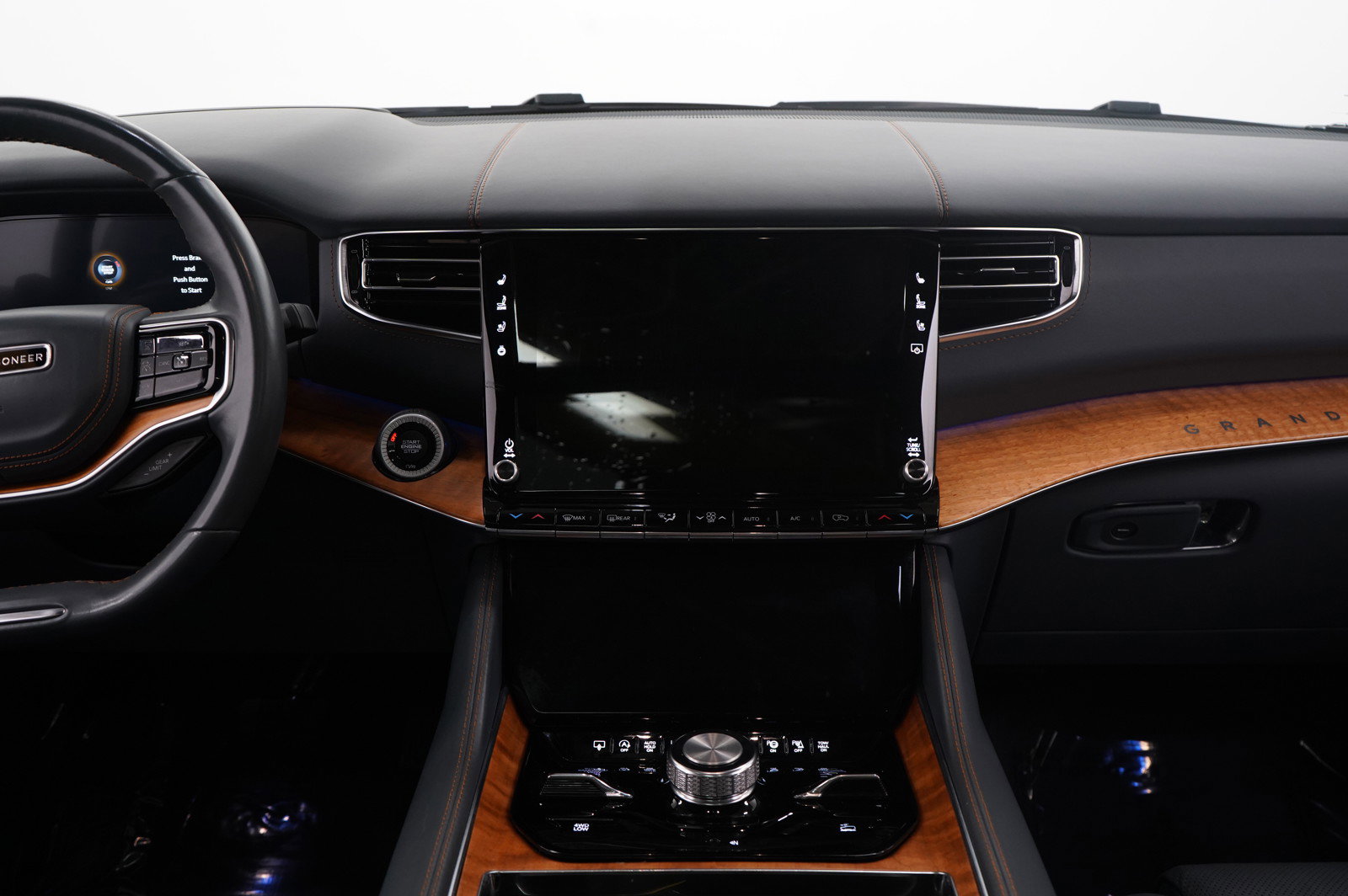 Used 2022 Jeep Grand Wagoneer Series II w/ Premium Group II image 16