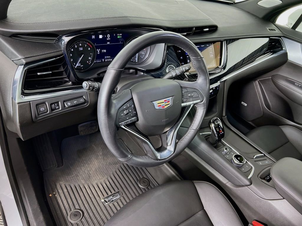 Used 2024 Cadillac XT6 Premium Luxury w/ Technology Package image 9