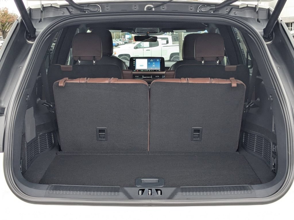 New 2026 Lincoln Aviator Reserve w/ Illumination Package RWD image 13