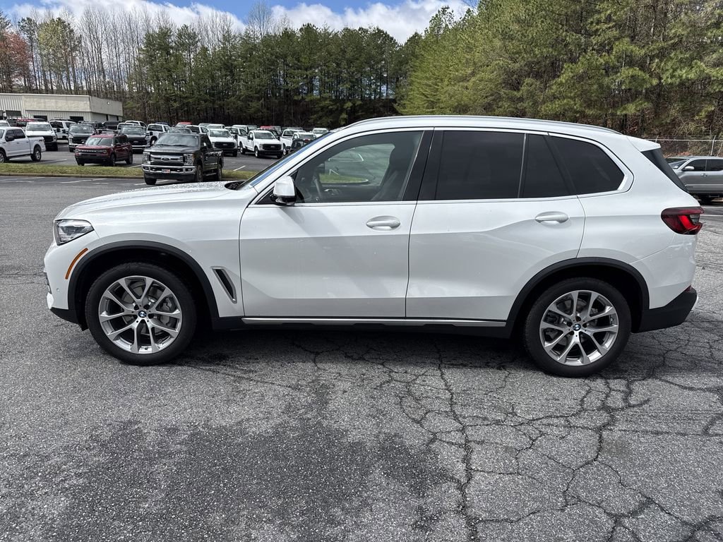 Used 2022 BMW X5 sDrive40i w/ Parking Assistance Package image 4