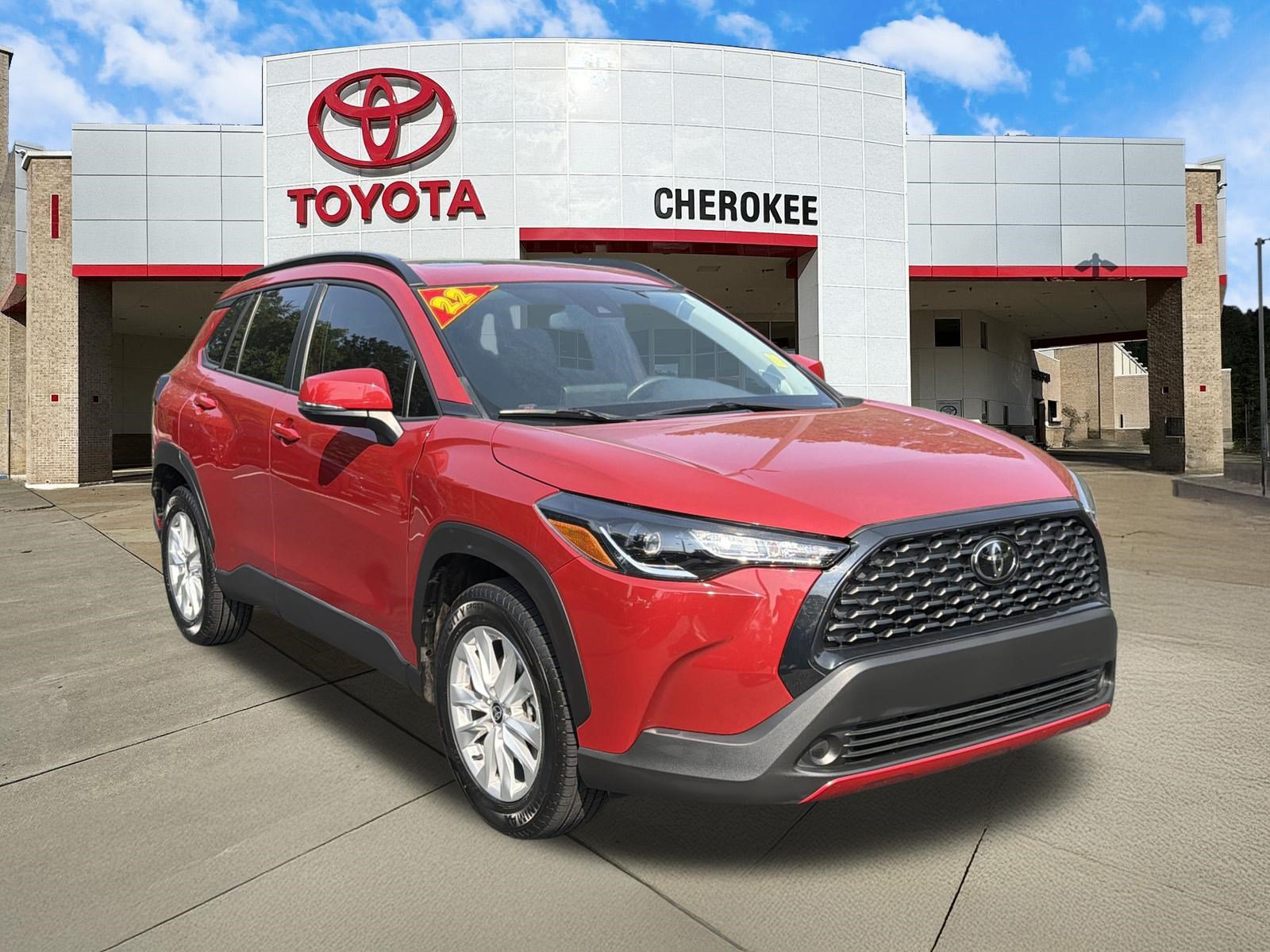 Used 2022 Toyota Corolla Cross LE w/ Moonroof Package FWD image 3