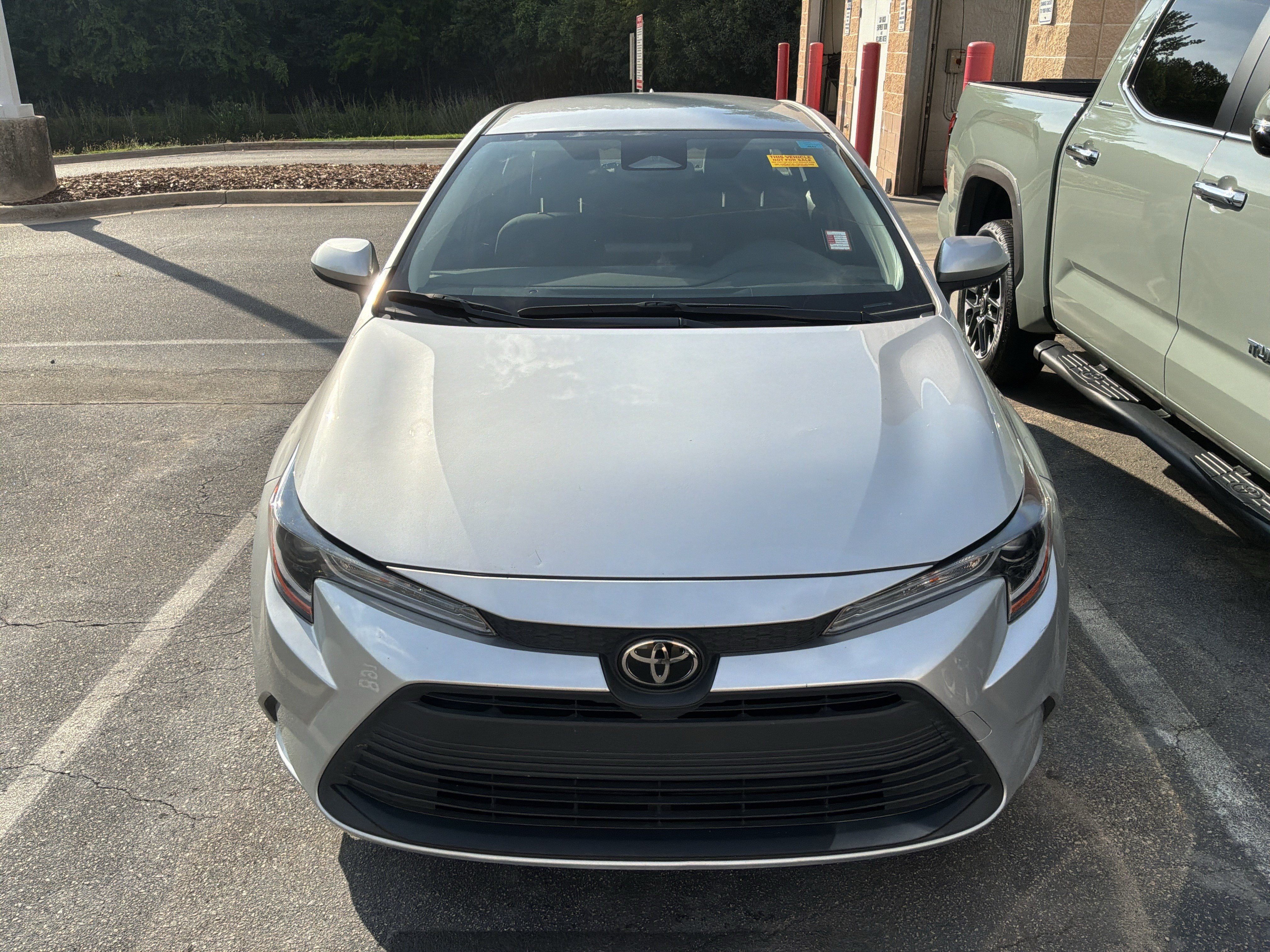 Used 2023 Toyota Corolla LE FWD image 37