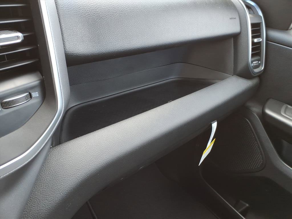 New 2026 RAM 1500 Express AWD/4WD image 32