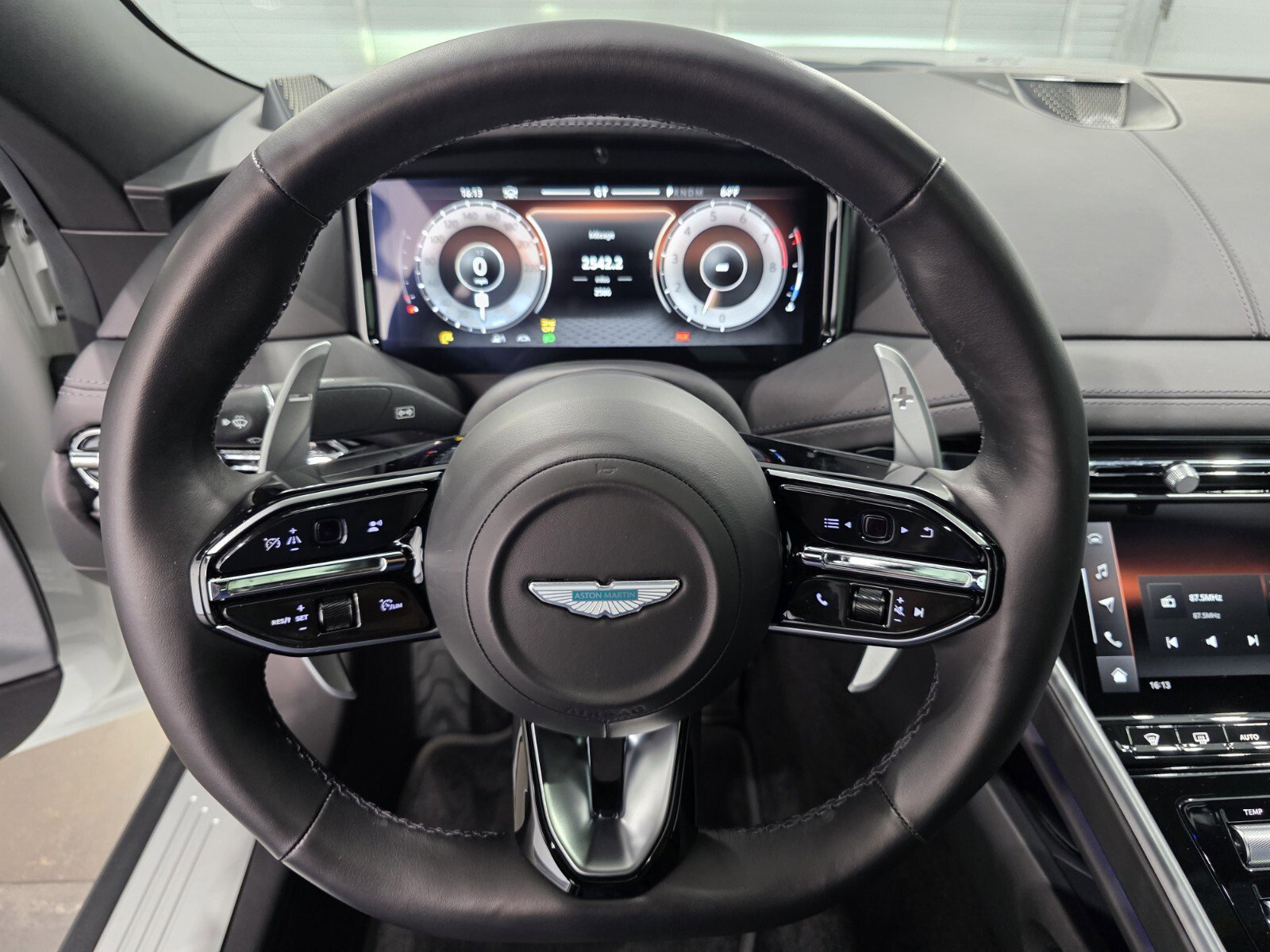 Used 2024 Aston Martin DB12 Coupe RWD image 11