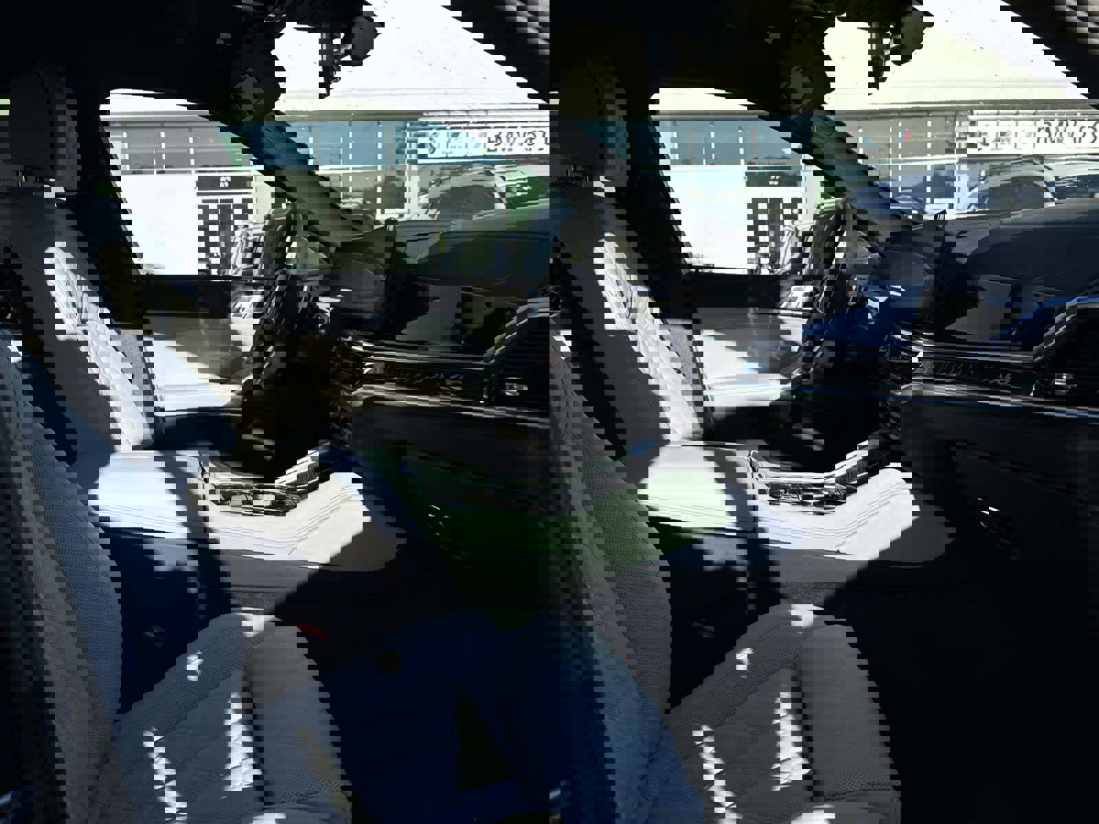 New 2026 BMW X6 xDrive40i w/ Executive Package image 16