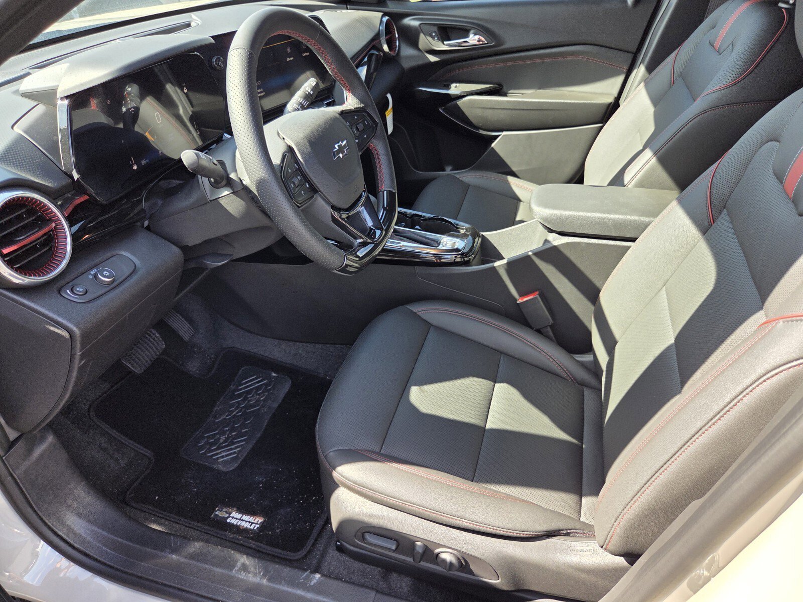 New 2026 Chevrolet Trax RS w/ Sunroof Package image 5