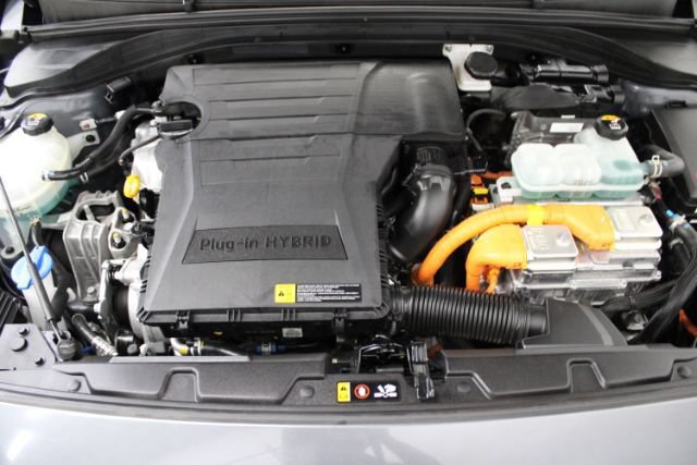 Used 2018 Hyundai Ioniq Plug-In Hybrid FWD image 27