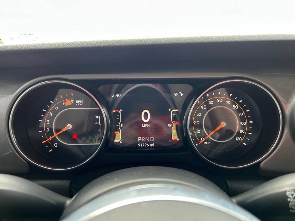 Used 2019 Jeep Wrangler Unlimited Sahara AWD/4WD image 17