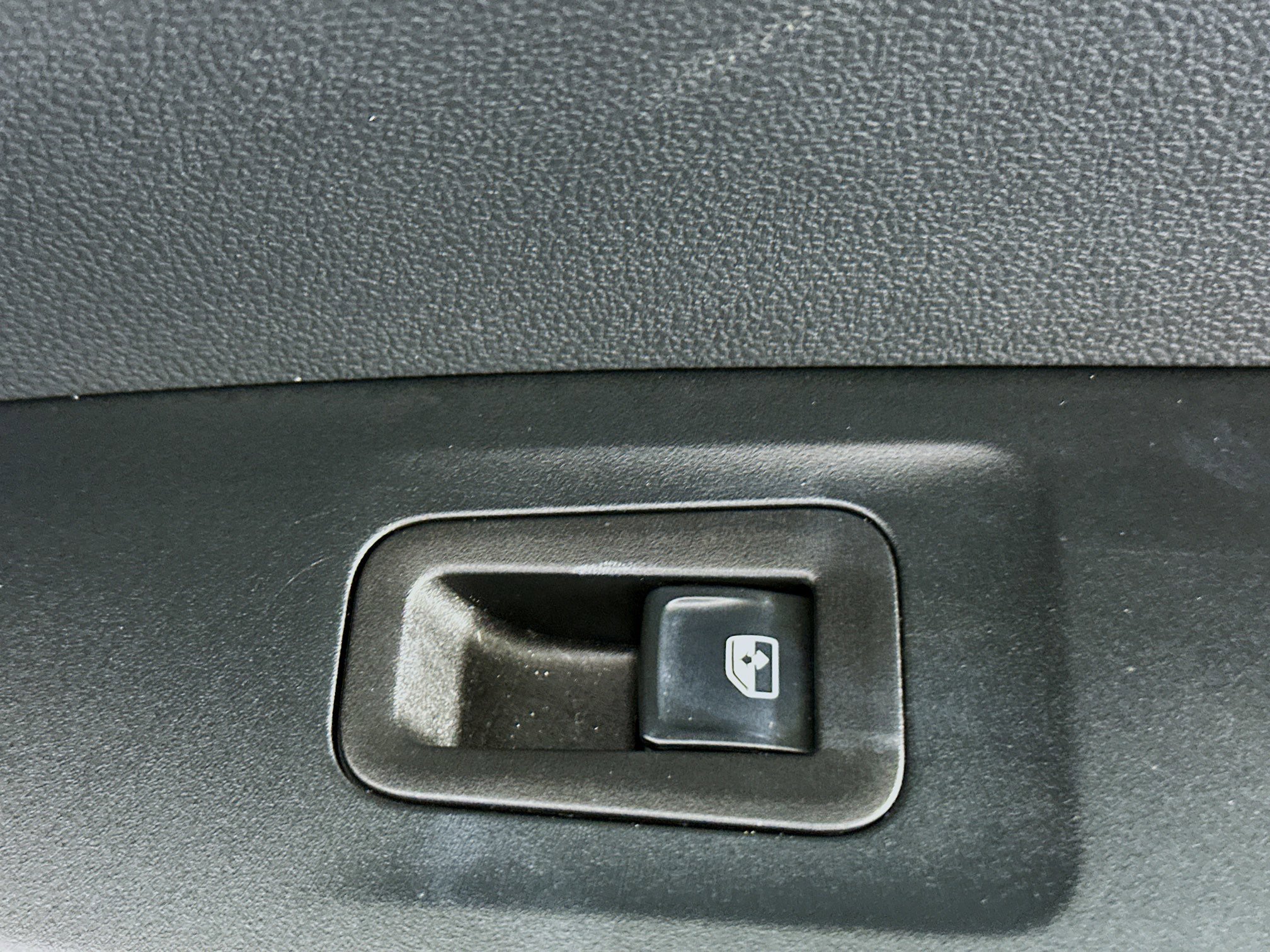 Used 2024 Volkswagen Taos SE image 29