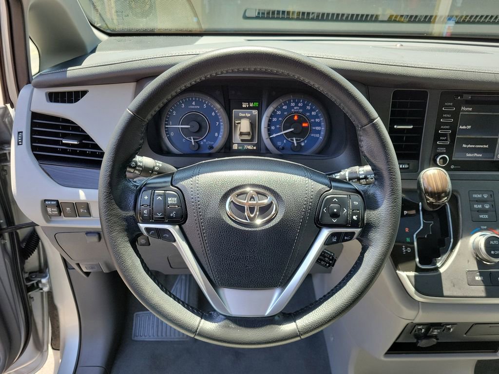Used 2020 Toyota Sienna XLE w/ XLE Navigation Package FWD image 26