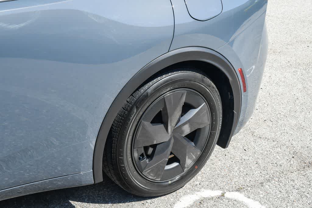 Used 2023 Toyota Prius LE FWD image 11