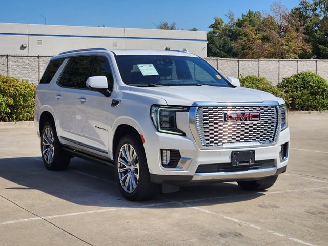 Used 2022 GMC Yukon Denali w/ Denali Premium Package AWD/4WD image 4