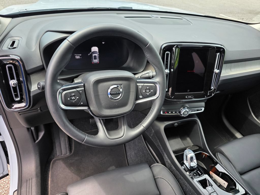 Used 2026 Volvo XC40 B5 Plus AWD/4WD image 15