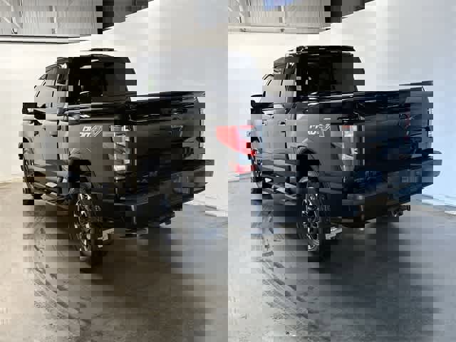 Used 2021 Nissan Titan PRO-4X w/ Pro-4x Convenience Package image 34