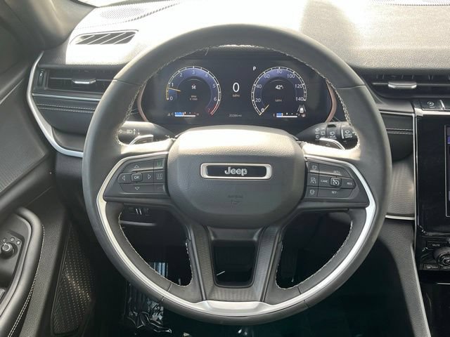 Used 2023 Jeep Grand Cherokee Altitude AWD/4WD image 11