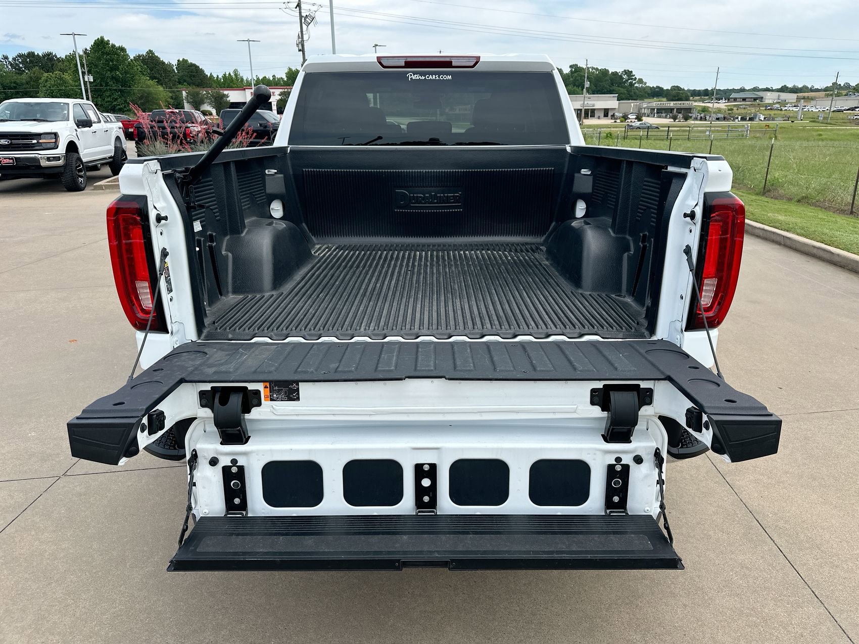 Used 2025 GMC Sierra 1500 SLT AWD/4WD image 22