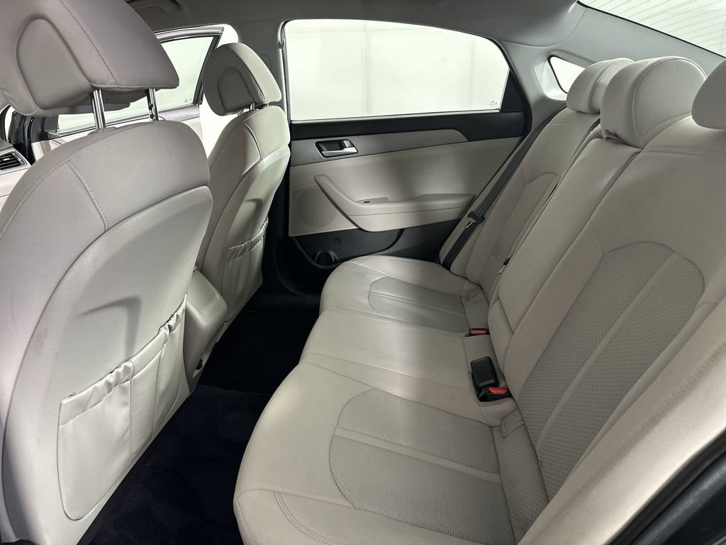 Used 2016 Hyundai Sonata SE FWD image 23