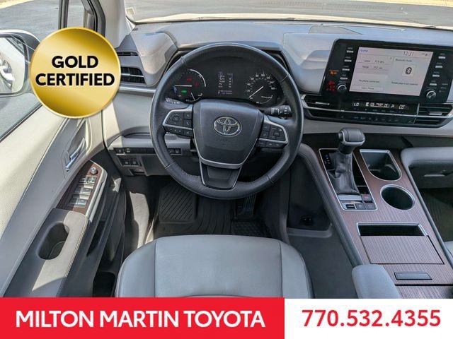 Certified 2024 Toyota Sienna XLE FWD image 17