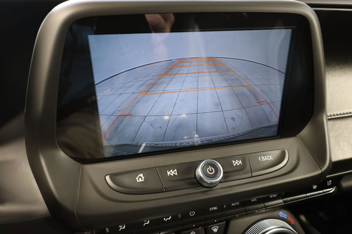 Used 2016 Chevrolet Camaro SS RWD image 7