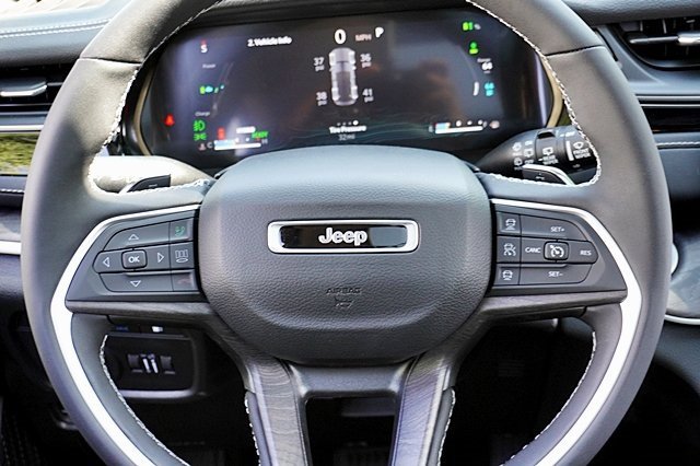 New 2023 Jeep Grand Cherokee Limited 4xe image 22