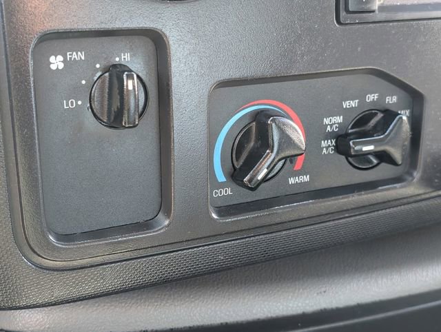 Used 2013 Ford E-350 and Econoline 350 Super Duty w/ PWR Locks & Windows Group image 27