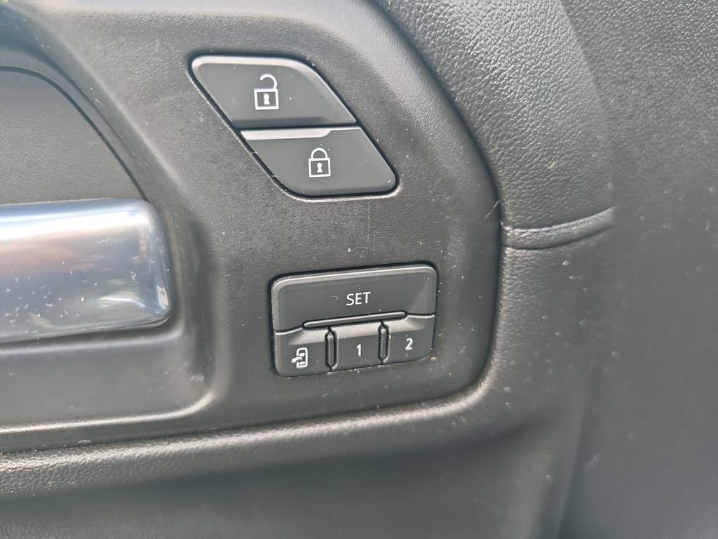 Used 2020 GMC Sierra 1500 SLT w/ SLT Premium Plus Package AWD/4WD image 34