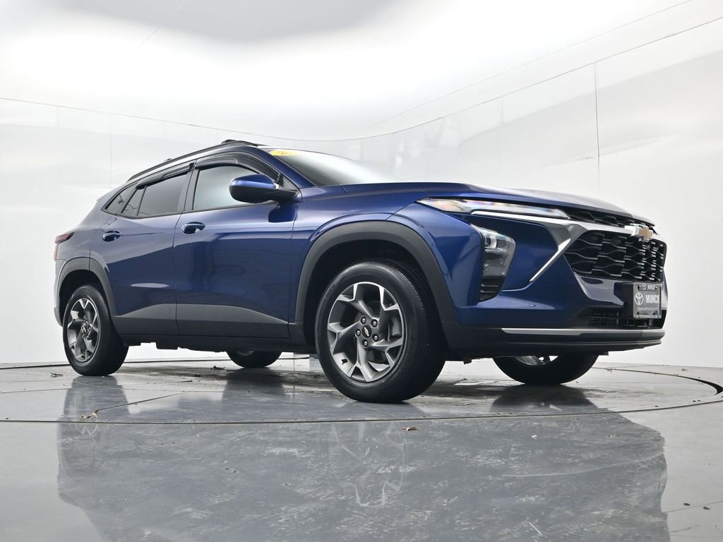 Used 2024 Chevrolet Trax LT w/ LT Convenience Package image 42