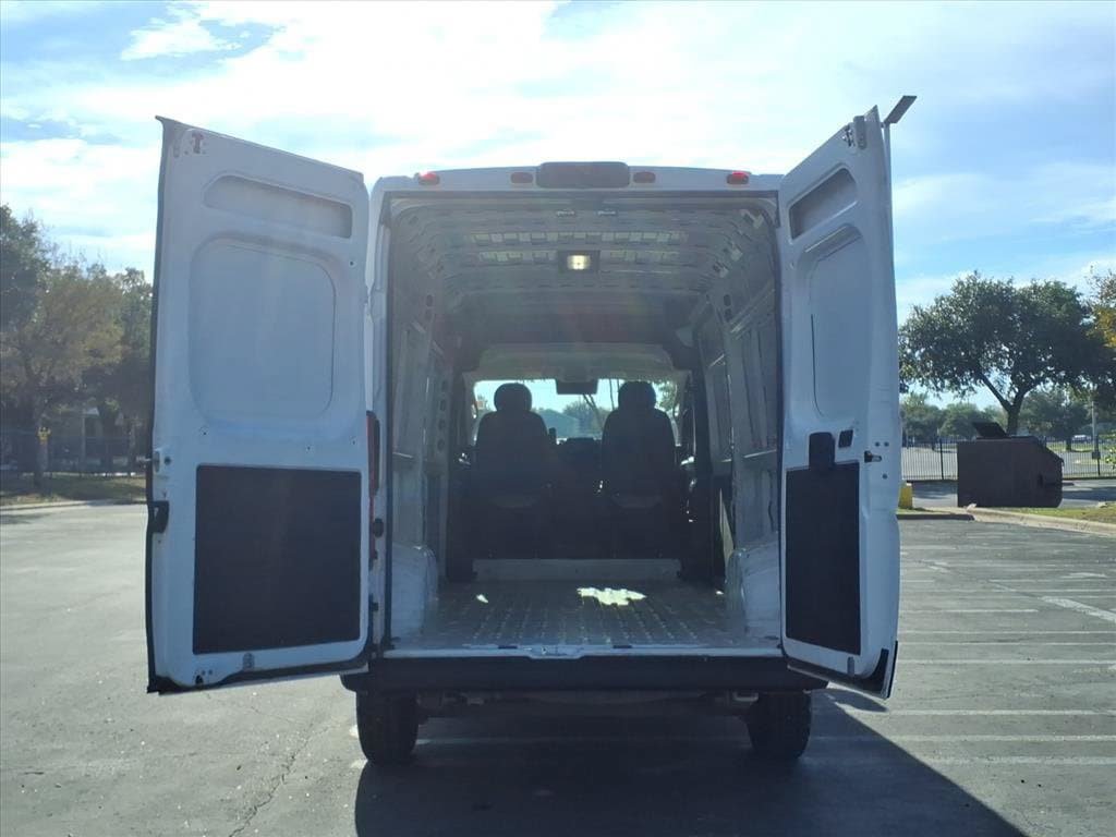 Used 2024 RAM ProMaster 2500 w/ Convenience Group FWD image 17
