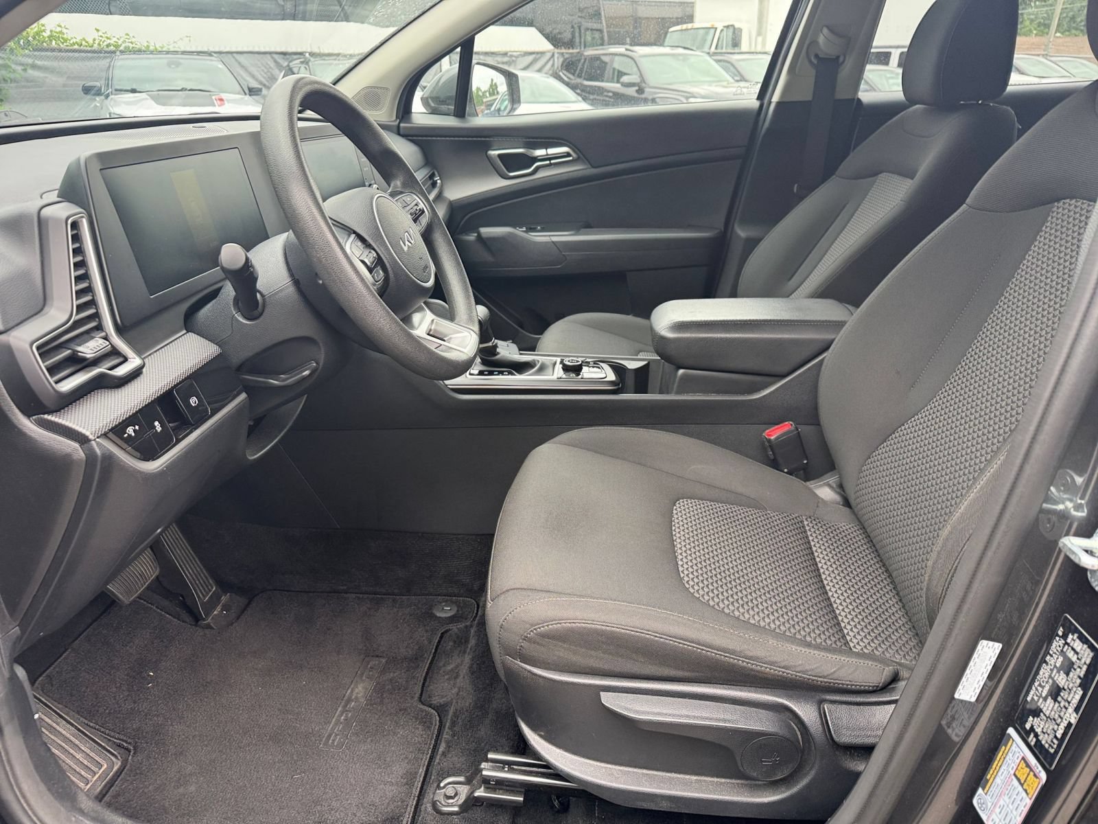 Used 2024 Kia Sportage LX AWD/4WD image 25