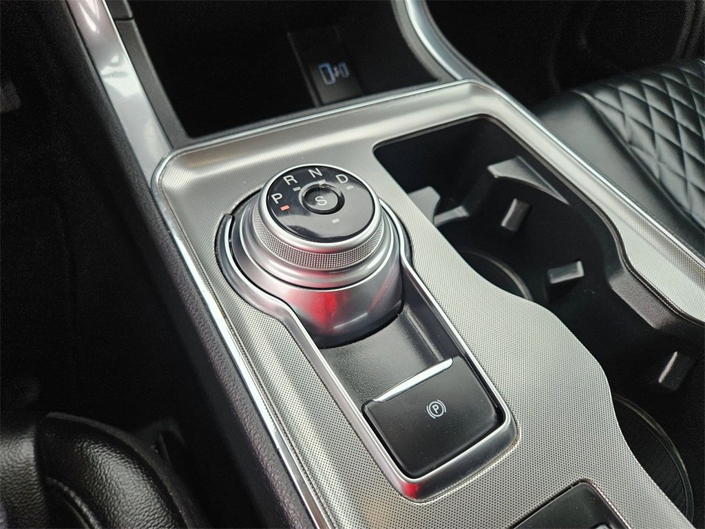 Used 2024 Ford Edge Titanium image 28