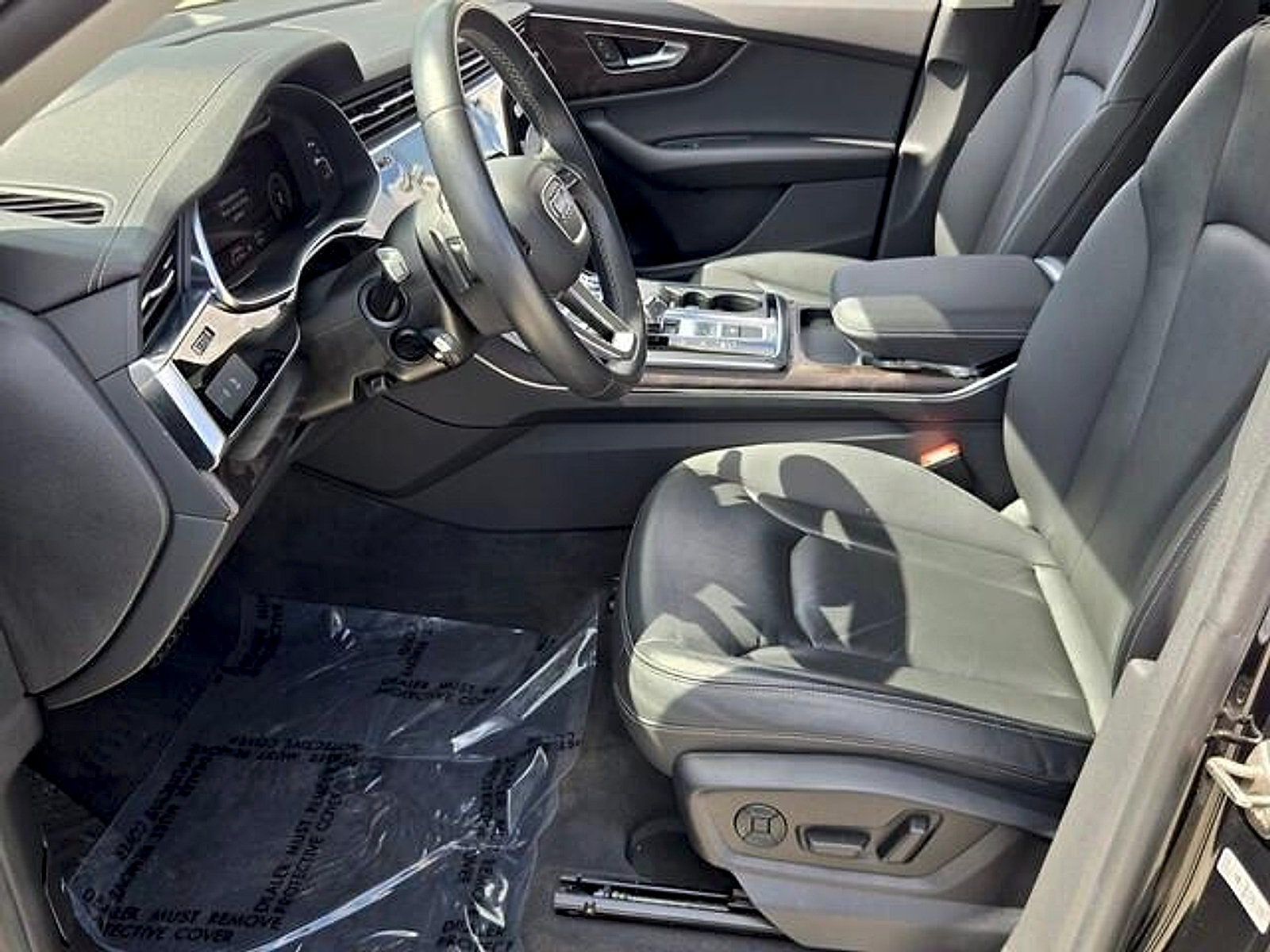 Used 2023 Audi Q8 Premium w/ Convenience Package AWD/4WD image 10