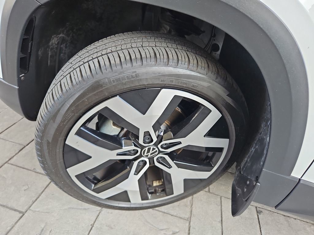 Used 2023 Volkswagen Taos SEL AWD/4WD image 35