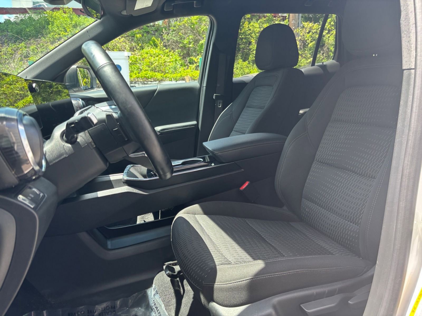 Used 2025 Chevrolet Equinox LT FWD image 37