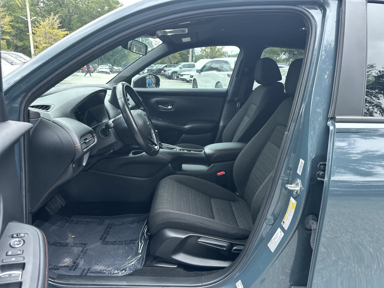 Certified 2025 Honda HR-V Sport image 2