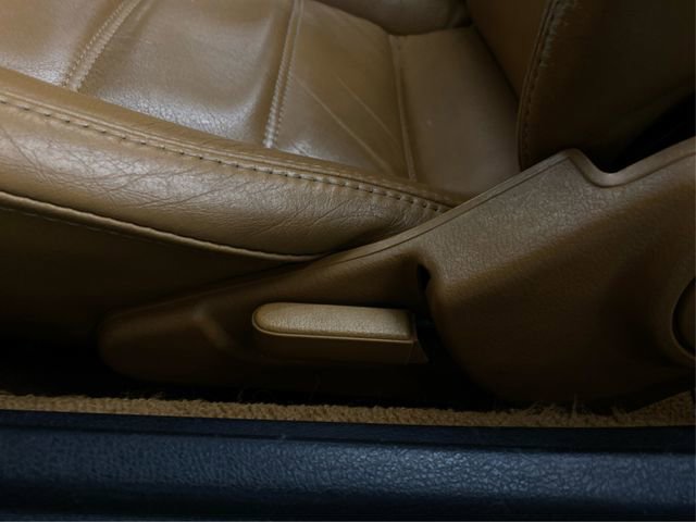 Used 1994 MAZDA MX-5 Miata RWD image 21