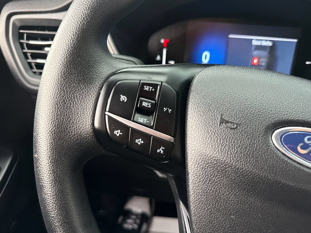 Used 2025 Ford Escape Active AWD/4WD image 36