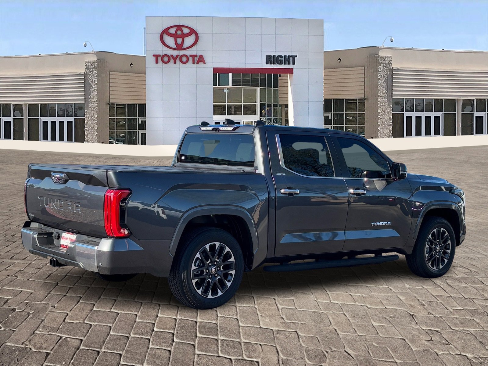 Used 2025 Toyota Tundra Limited image 7