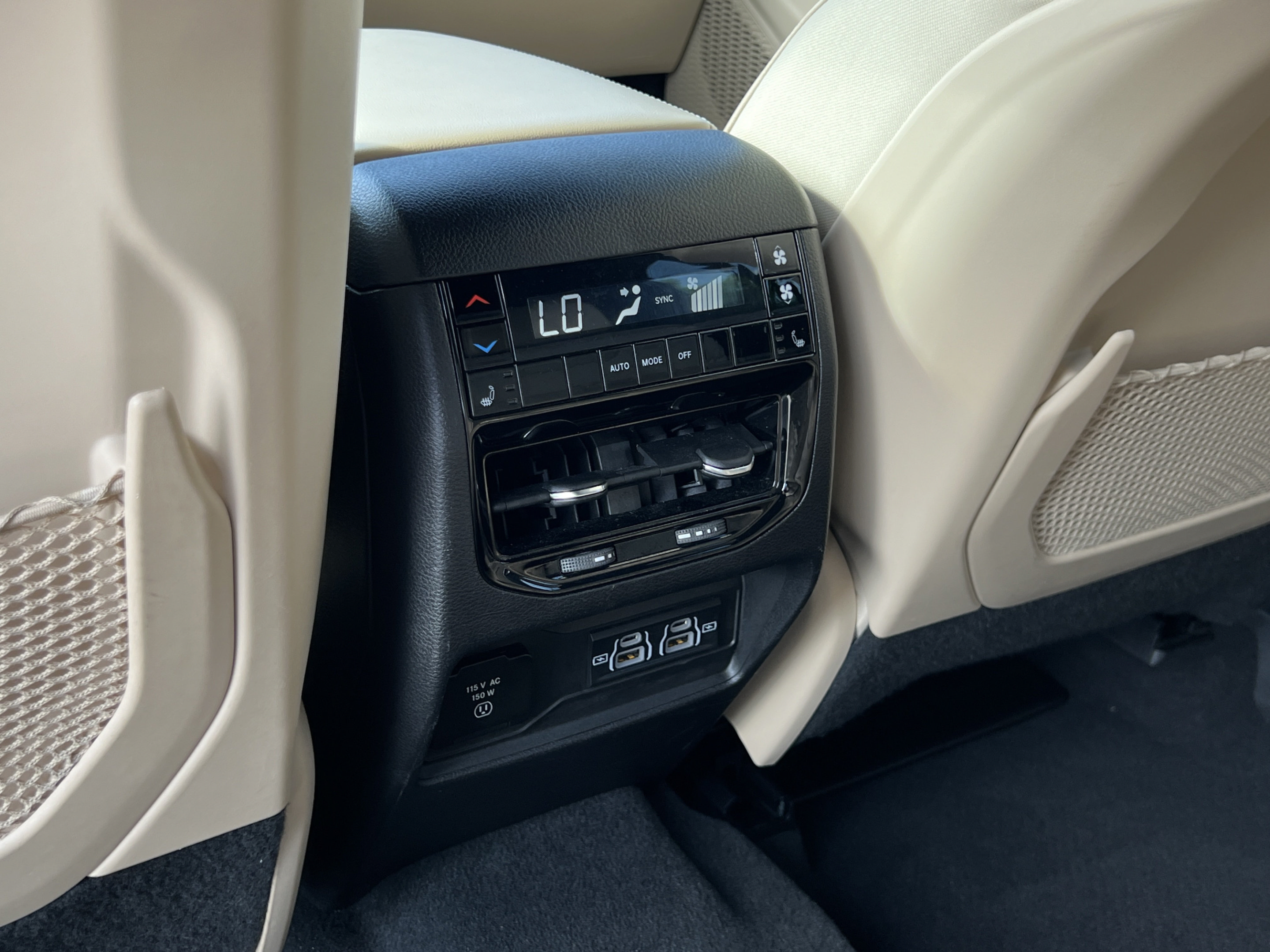 Used 2023 Jeep Grand Cherokee L Limited AWD/4WD image 23