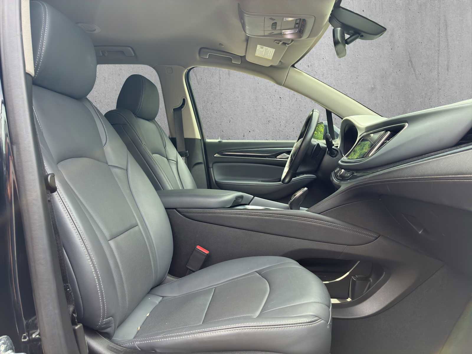 Used 2020 Buick Enclave Essence image 21