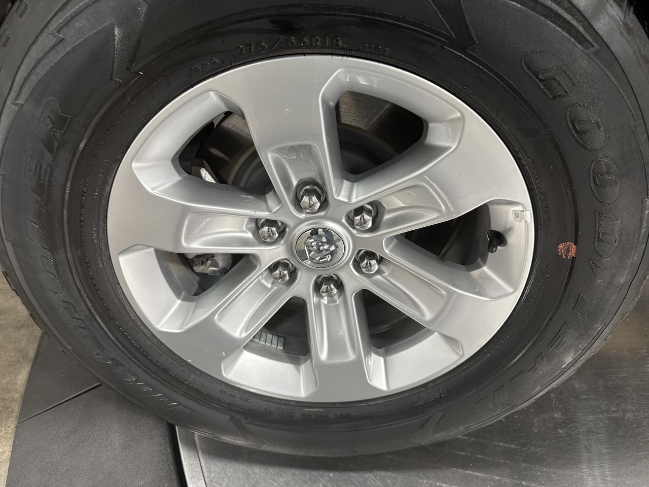 Used 2024 RAM 1500 Laramie image 13