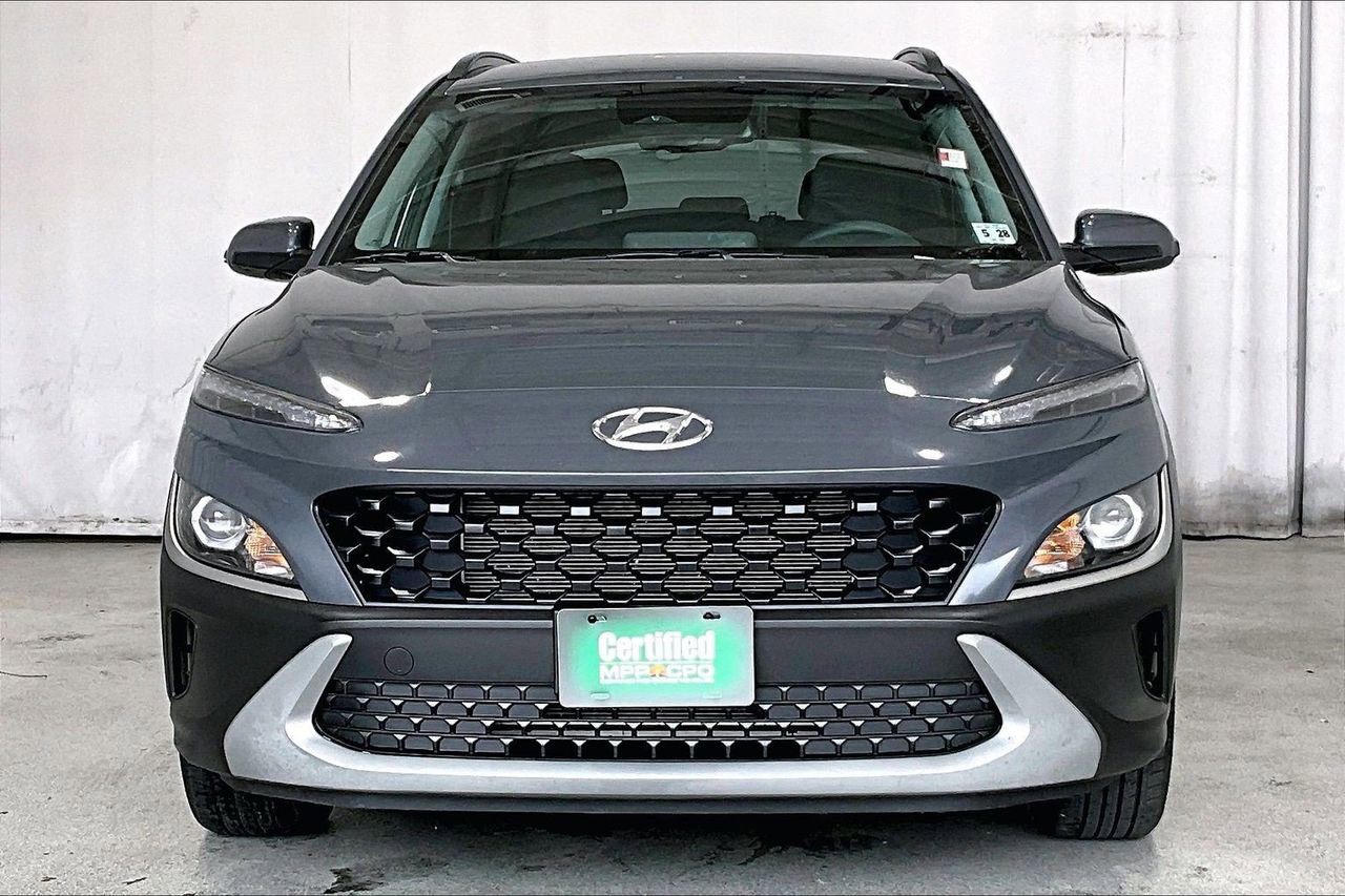 Used 2023 Hyundai Kona SEL AWD/4WD image 3