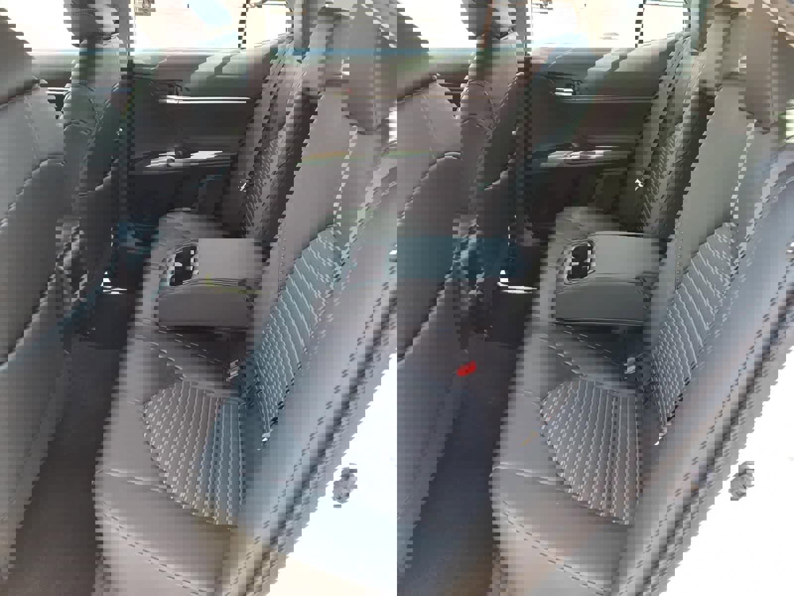 Used 2023 Toyota Camry SE image 9