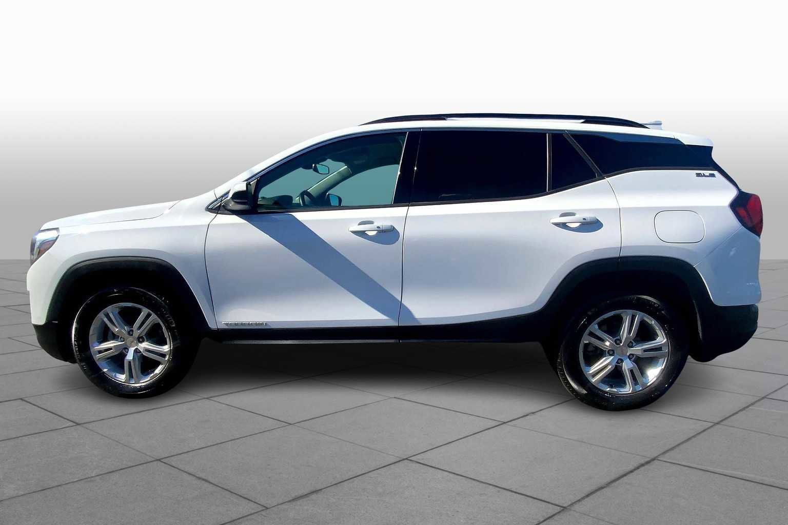 Used 2020 GMC Terrain SLE w/ Driver Convenience Package image 32