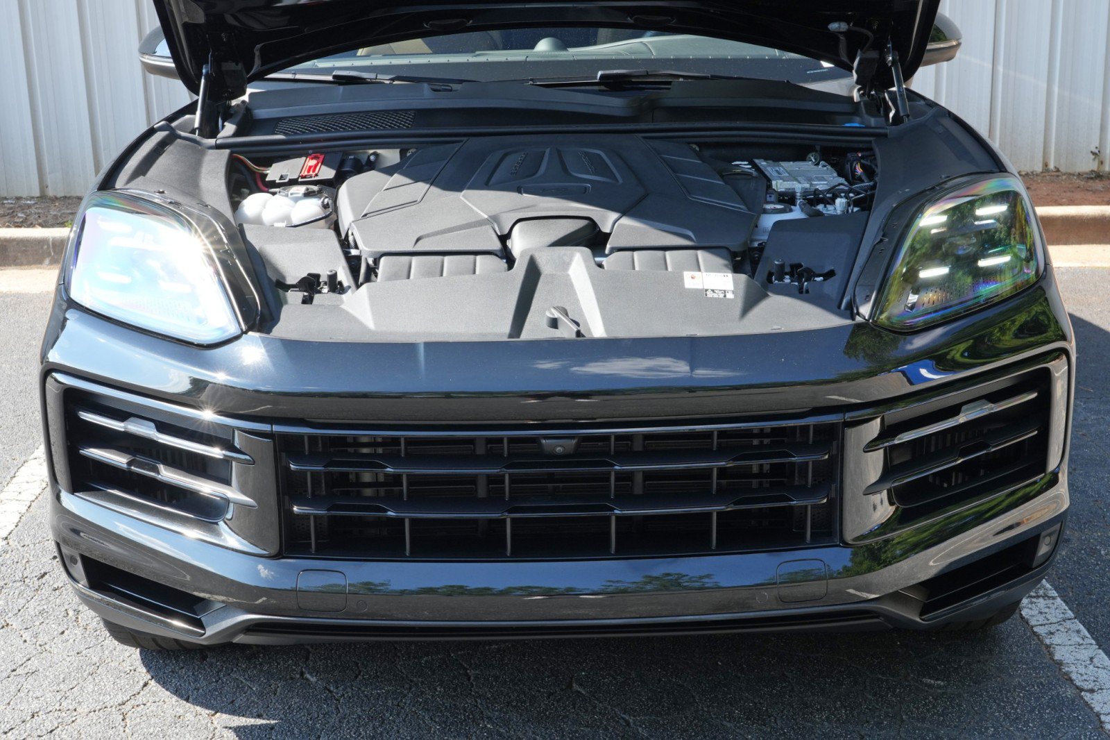 Used 2024 Porsche Cayenne Coupe AWD/4WD image 8