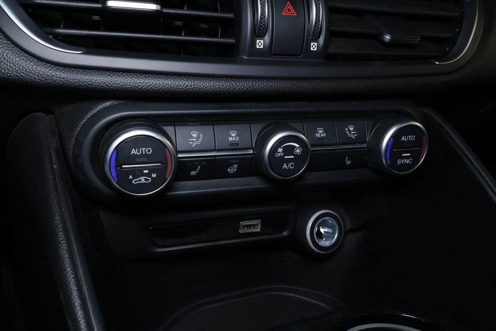 Used 2023 Alfa Romeo Giulia Sprint image 35