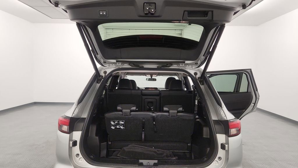 Used 2024 Mitsubishi Outlander SE image 23