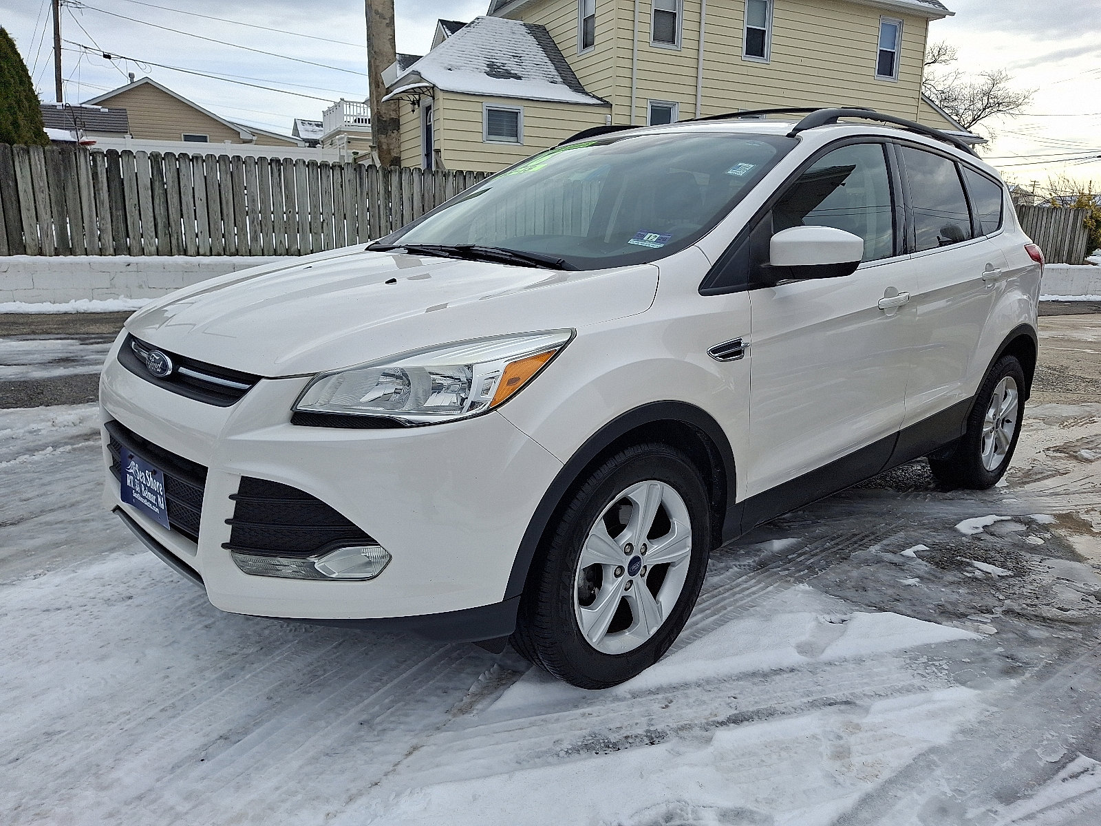 Used 2016 Ford Escape SE w/ Equipment Group 201A image 3